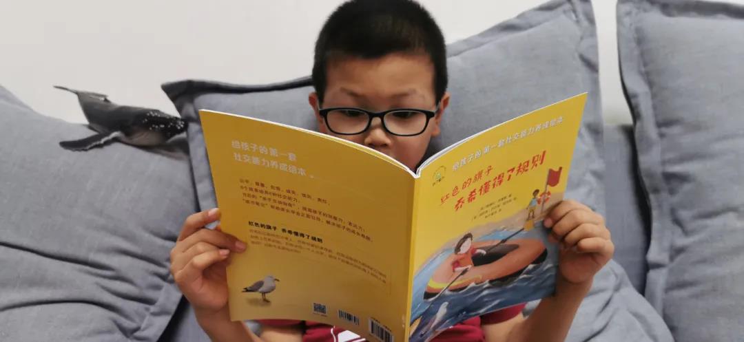 飞速增长！网络业务成英伟达(NVDA.US)AI芯片霸主地位的重要支柱