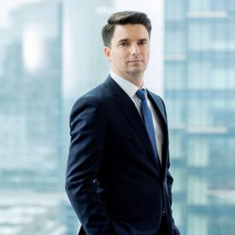 A股市值突破100万亿元大关!再破纪录