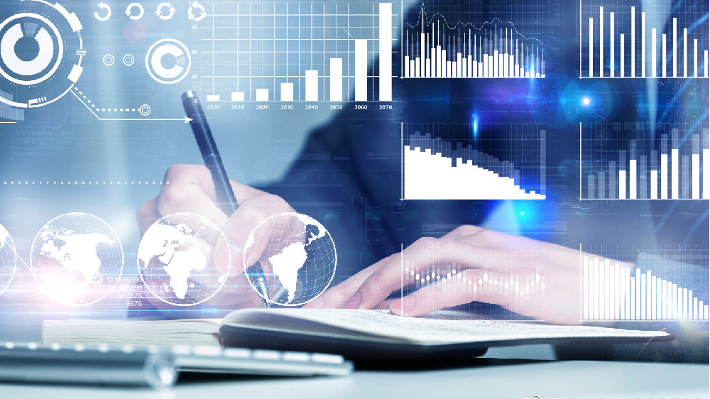 李强主持召开国务院常务会议 部署逐步推行免费学前教育相关举措