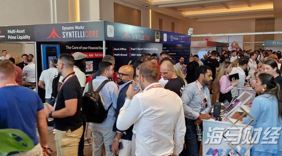 “稀客”紫背椋鸟到访福建