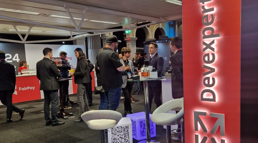 【新春走基层】春节订单忙不停 就近就业富乡邻