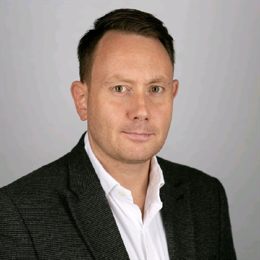 习友社区 36 小时抢修复电保民生 党建引领下的暖心守护